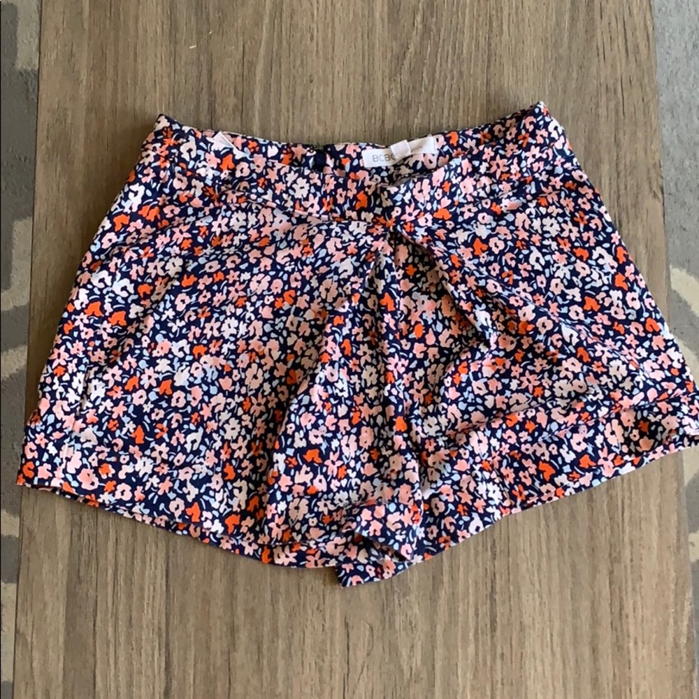 BCBGeneration floral Shorts